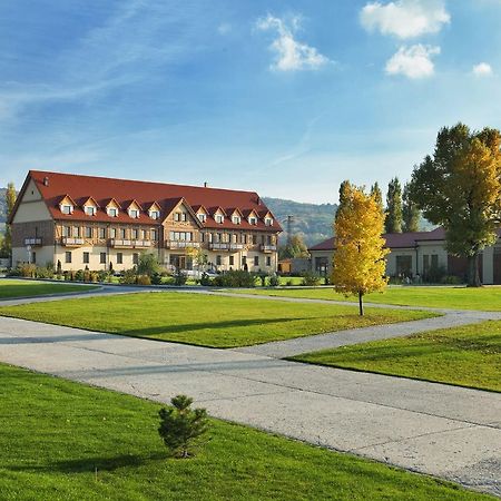 Malvazia Otel Prievaly Dış mekan fotoğraf