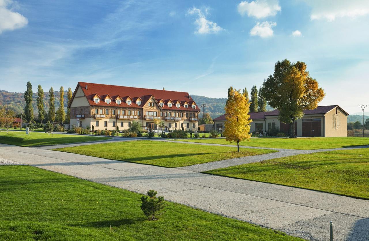 Malvazia Otel Prievaly Dış mekan fotoğraf