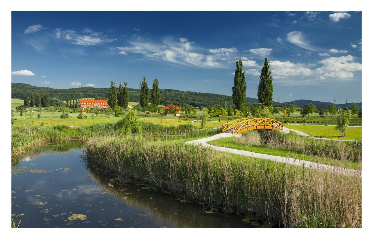 Malvazia Otel Prievaly Dış mekan fotoğraf