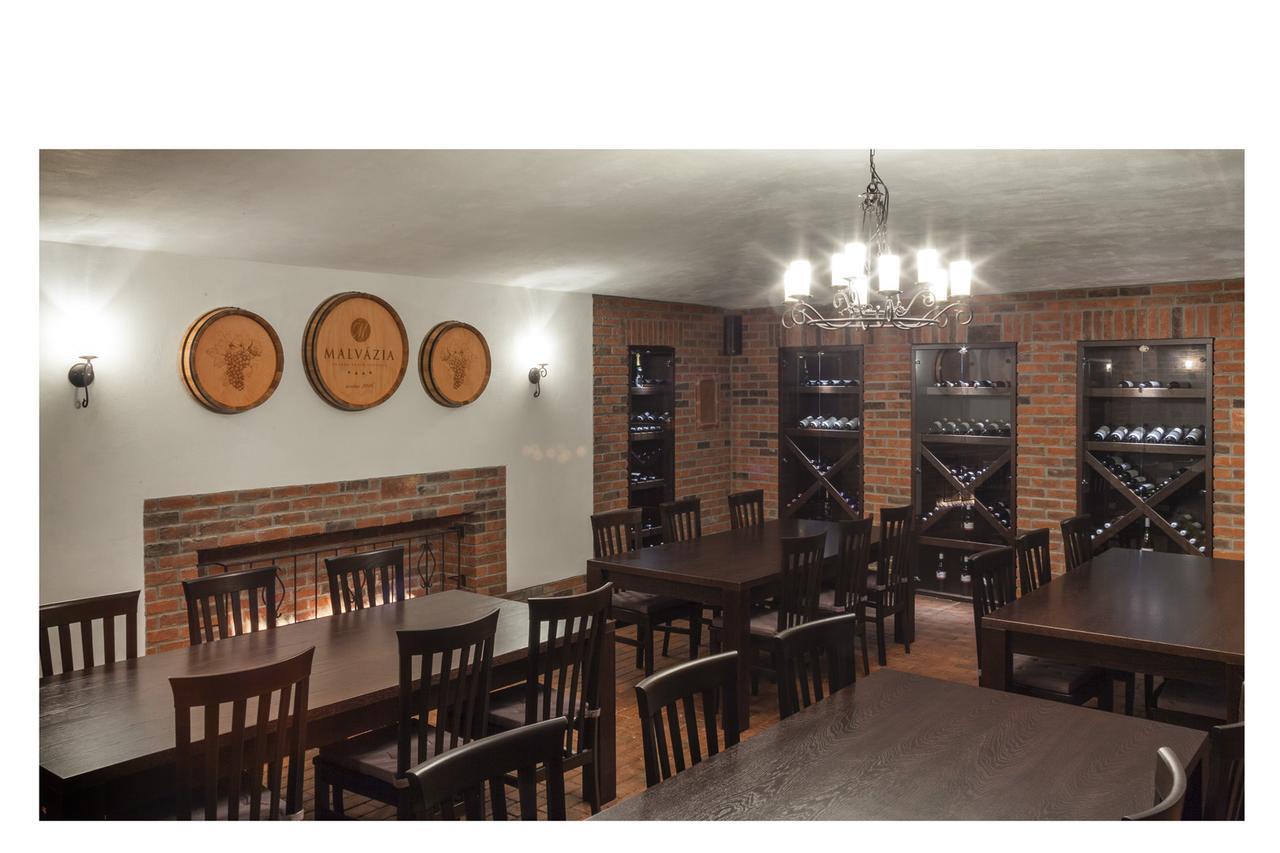Malvazia Otel Prievaly Dış mekan fotoğraf